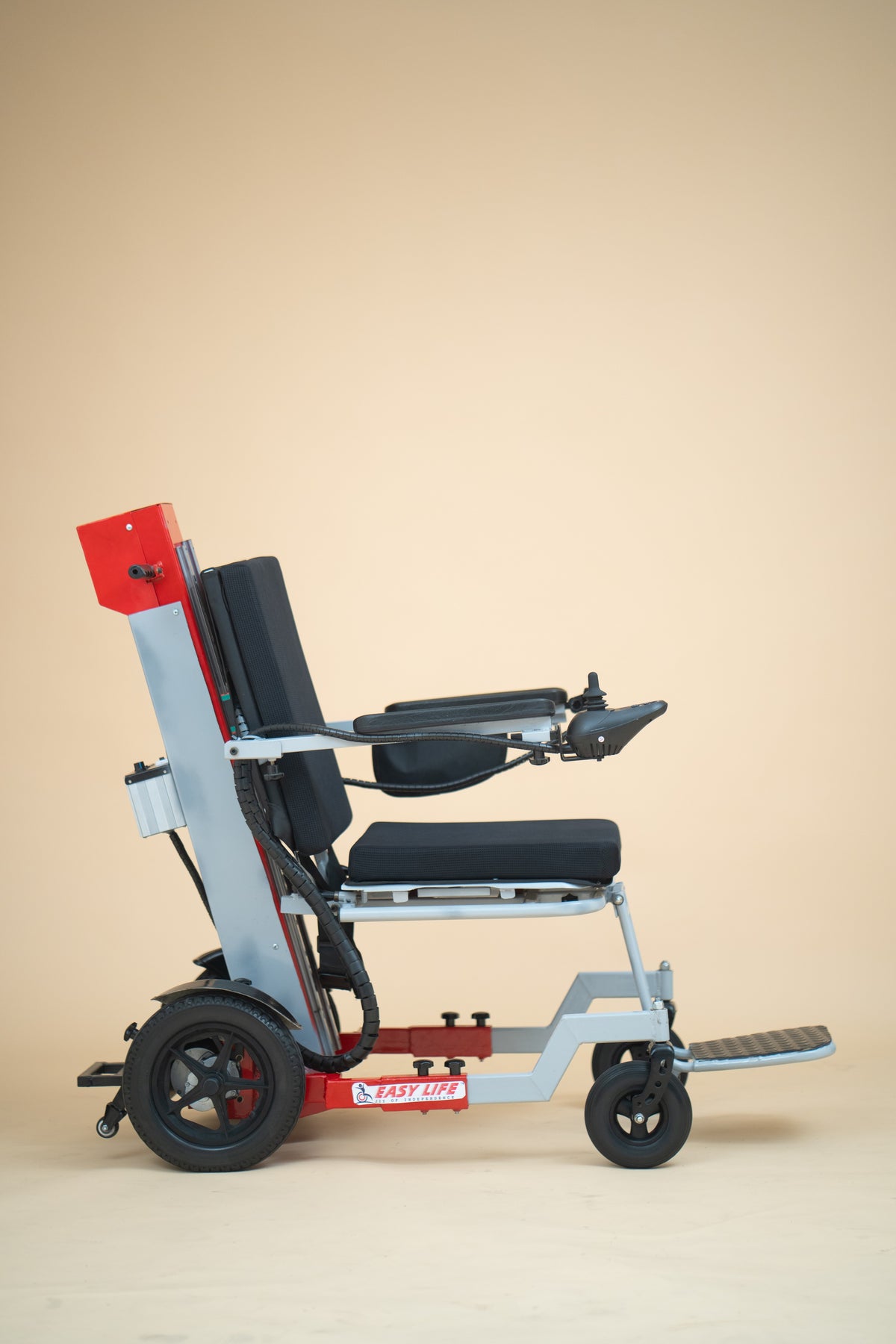 Self-Operated Ground Lifting Power Wheelchair