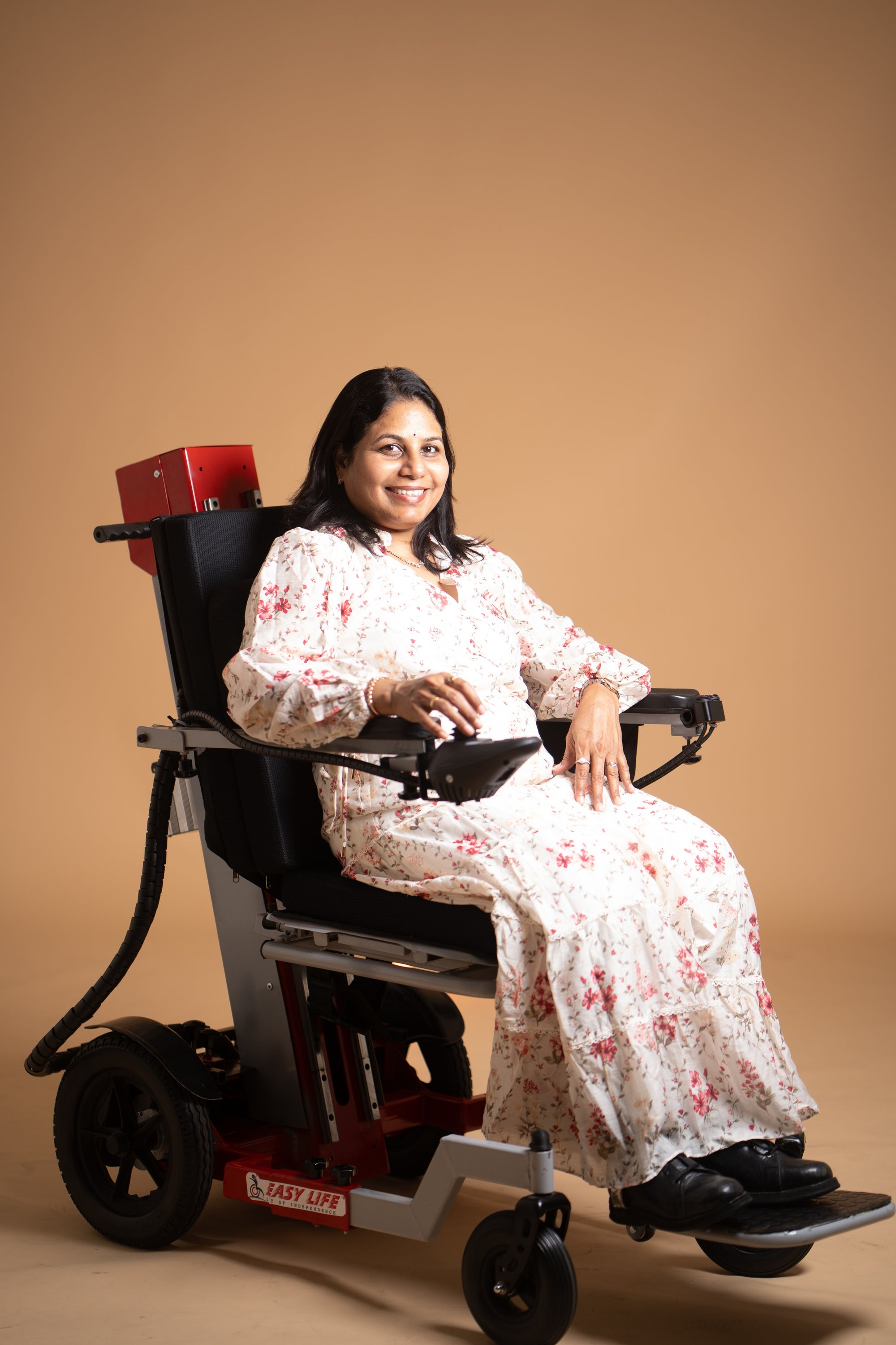 Self-Operated Ground Lifting Wheelchair