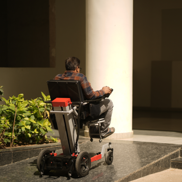 SELF-OPERATED GROUND LIFTING WHEELCHAIR - Image 4