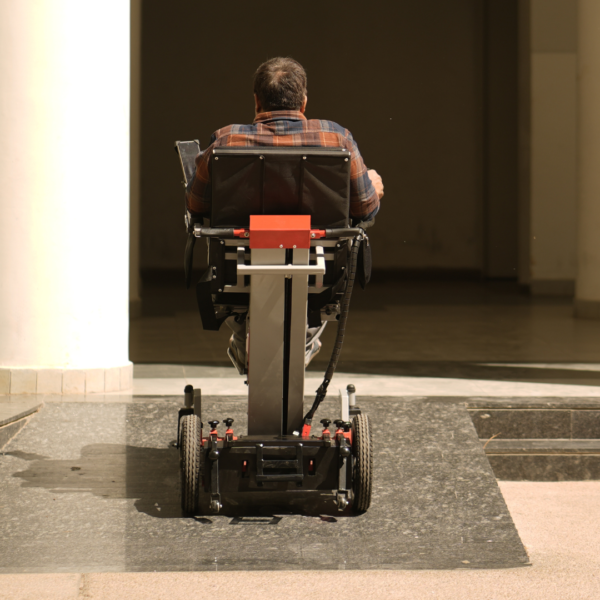 SELF-OPERATED GROUND LIFTING WHEELCHAIR - Image 2